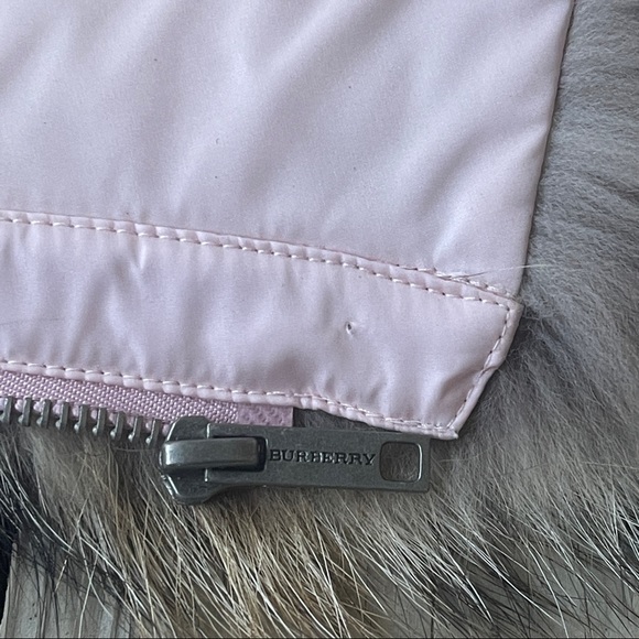 Burberry fox fur detachable collar pink zip 18” - Picture 6 of 8
